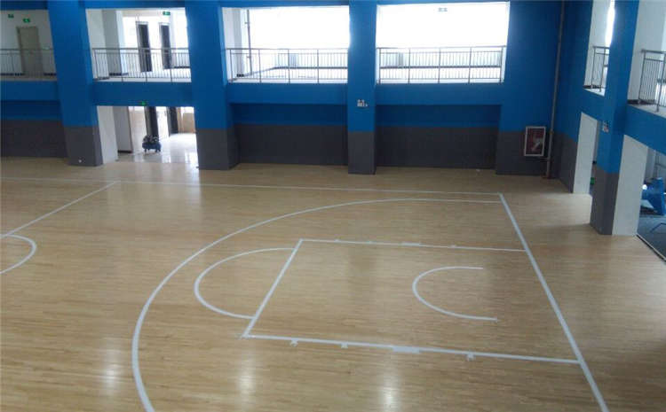 柞木木地板籃球館造價是的多少？